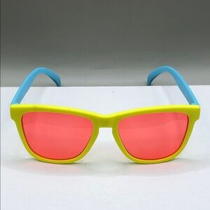 Goodr Pineapple Painkillers Colorful Vibrant Unisex Medium Size